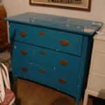 318 2400 CHEST OF DRAWERS